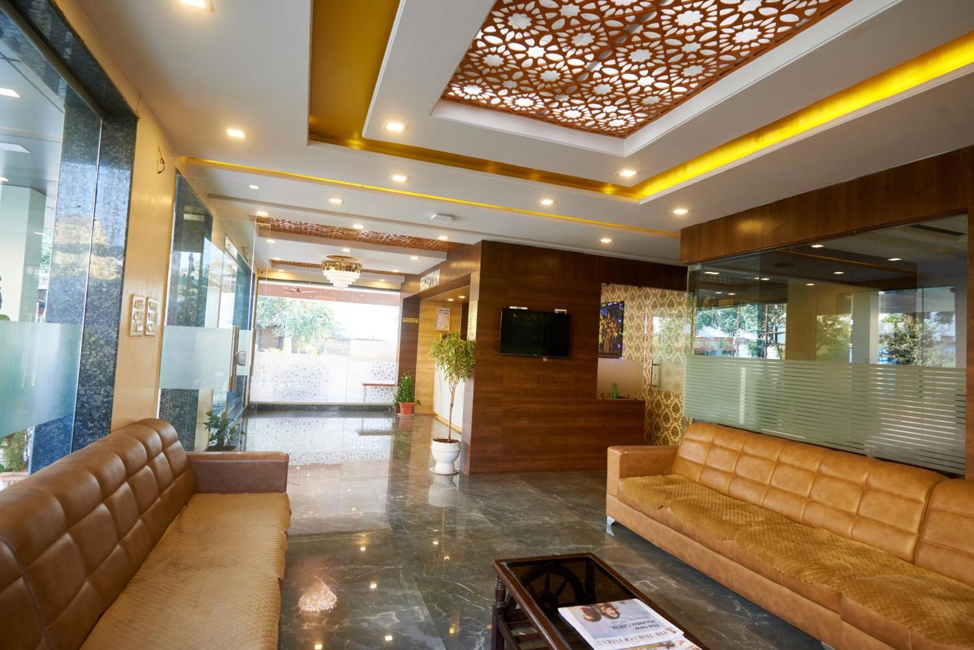 Sai Vidisha Palace Shirdi Ngoại thất bức ảnh