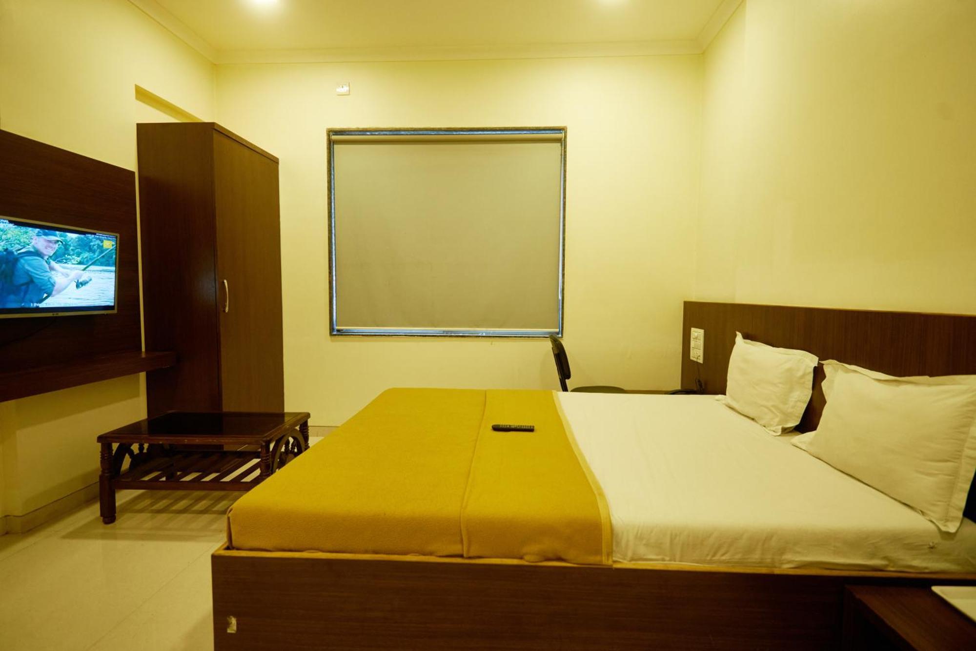 Sai Vidisha Palace Shirdi Ngoại thất bức ảnh